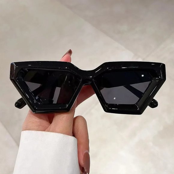 NeldaFashion Accessories - Black Vintage Cat Eye Style Sunglasses Designer Retro Shades Fashion